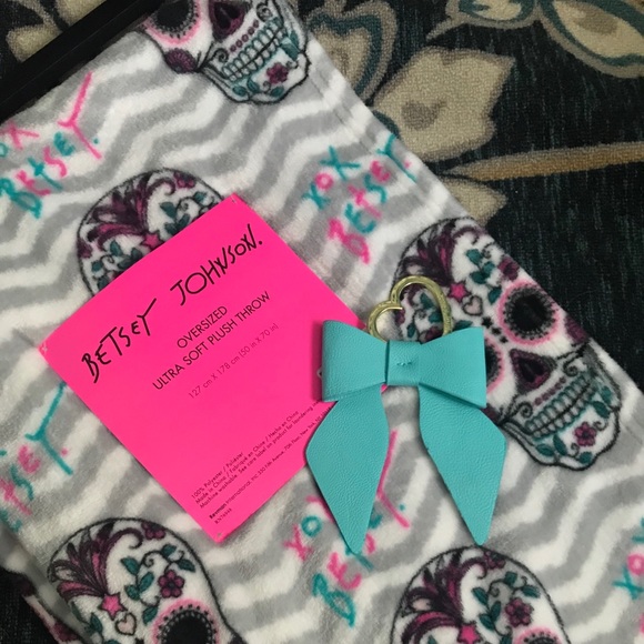 Betsey Johnson Accessories - NWT Betsey Johnson Throw Skull Candy Chevron Gray